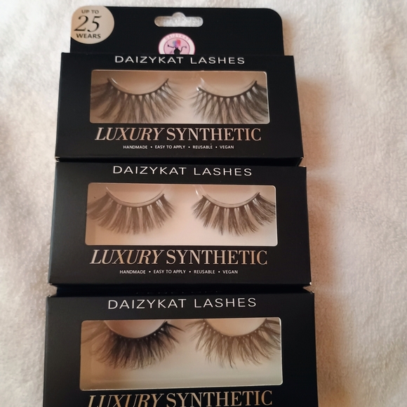 Luxury Synthetic Lashes - Black - Picture 1 of 3